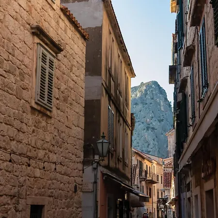 Loncar-3 By Interhome *