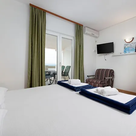 Loncar-3 By Interhome