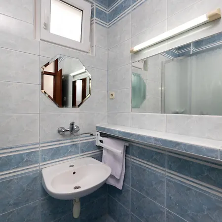 Loncar-3 By Interhome * Pisak