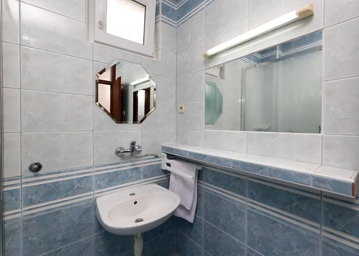 Loncar-3 By Interhome * Pisak